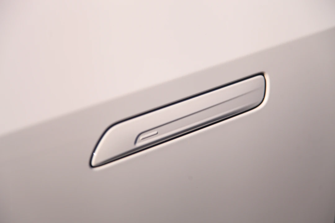 2026 Lotus Eletre - Image 15 of 31