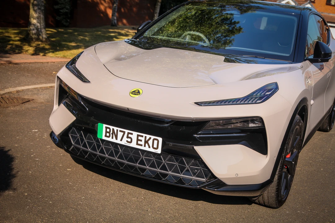2026 Lotus Eletre - Image 27 of 31