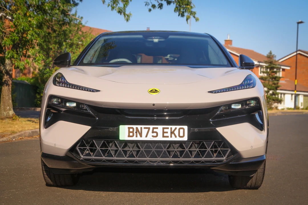 2026 Lotus Eletre - Image 2 of 31