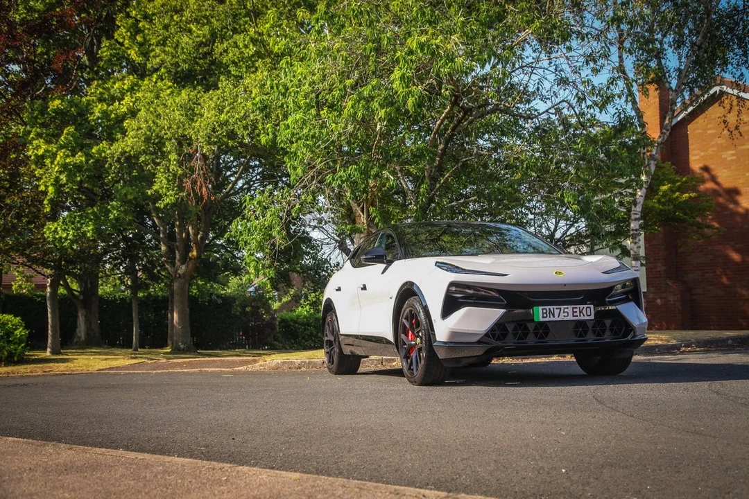 2026 Lotus Eletre - Image 2 of 31