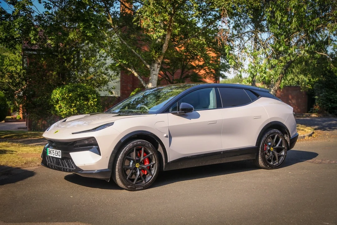 2026 Lotus Eletre - Image 8 of 31