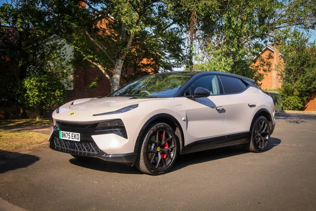 2026 Lotus Eletre - Image 9 of 31