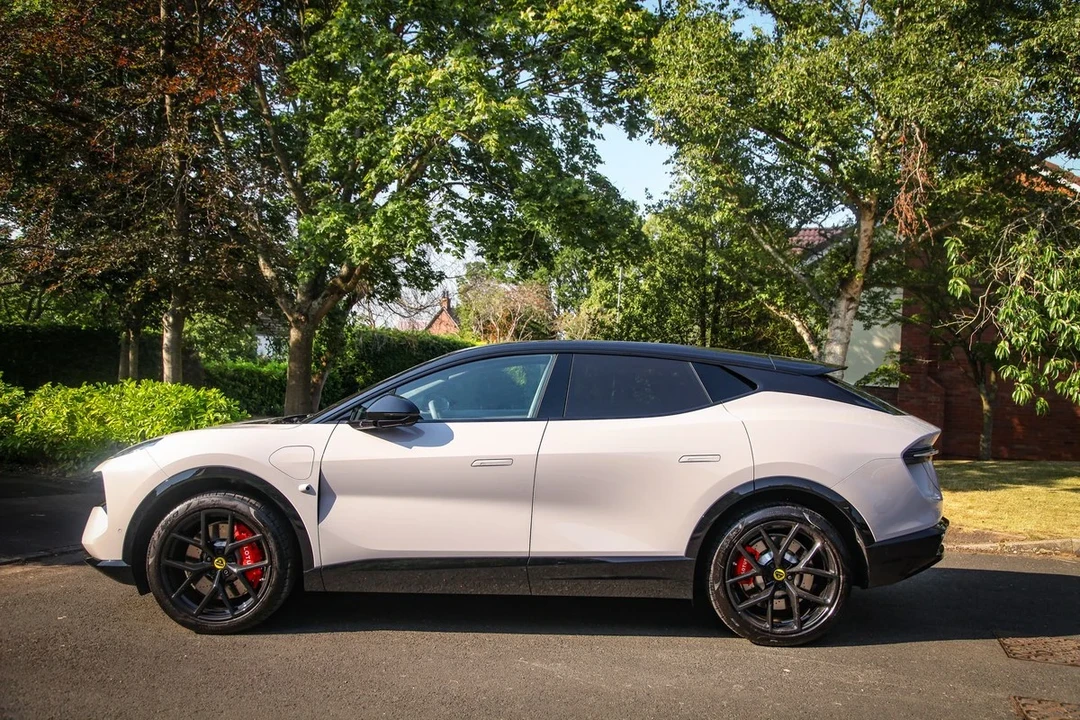 2026 Lotus Eletre - Image 10 of 31