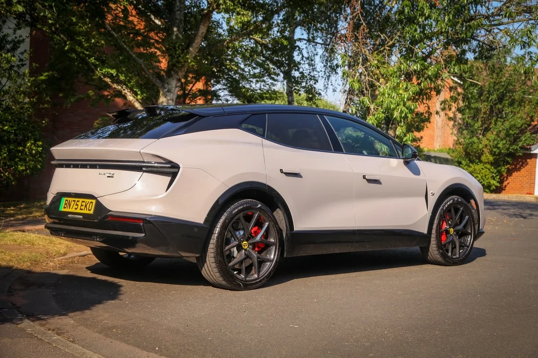 2026 Lotus Eletre - Image 11 of 31