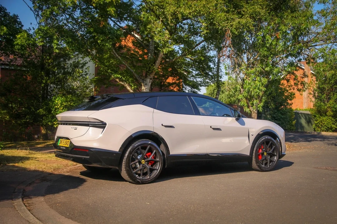 2026 Lotus Eletre - Image 12 of 31