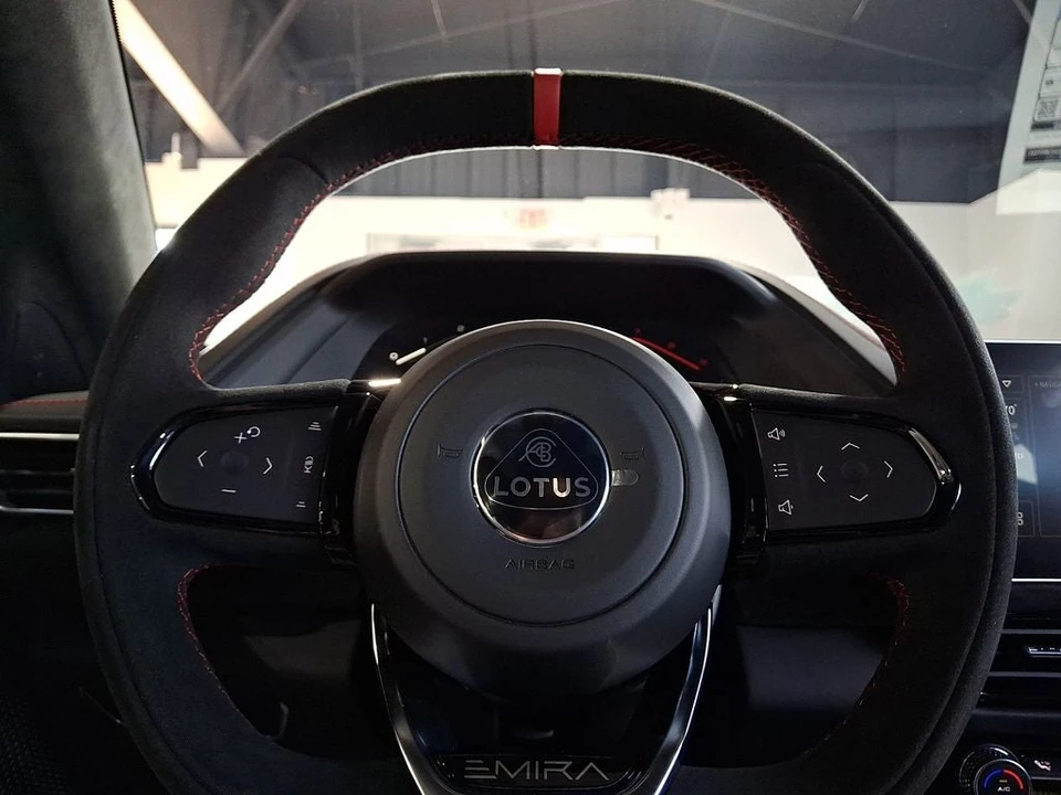2026 Lotus Emira - Image 18 of 31