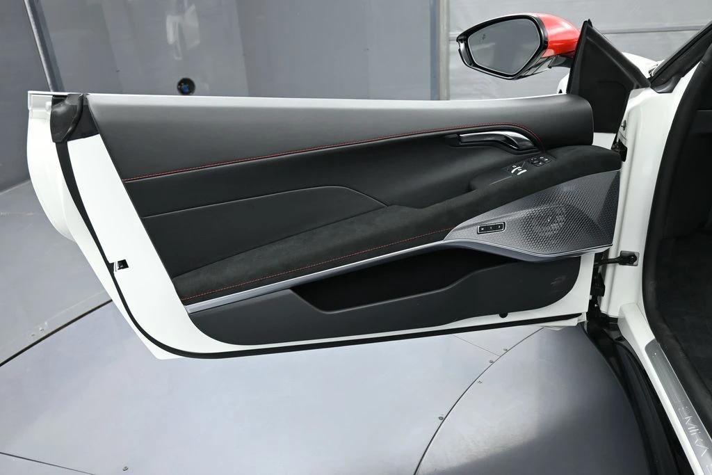 2026 Lotus Emira - Image 16 of 31