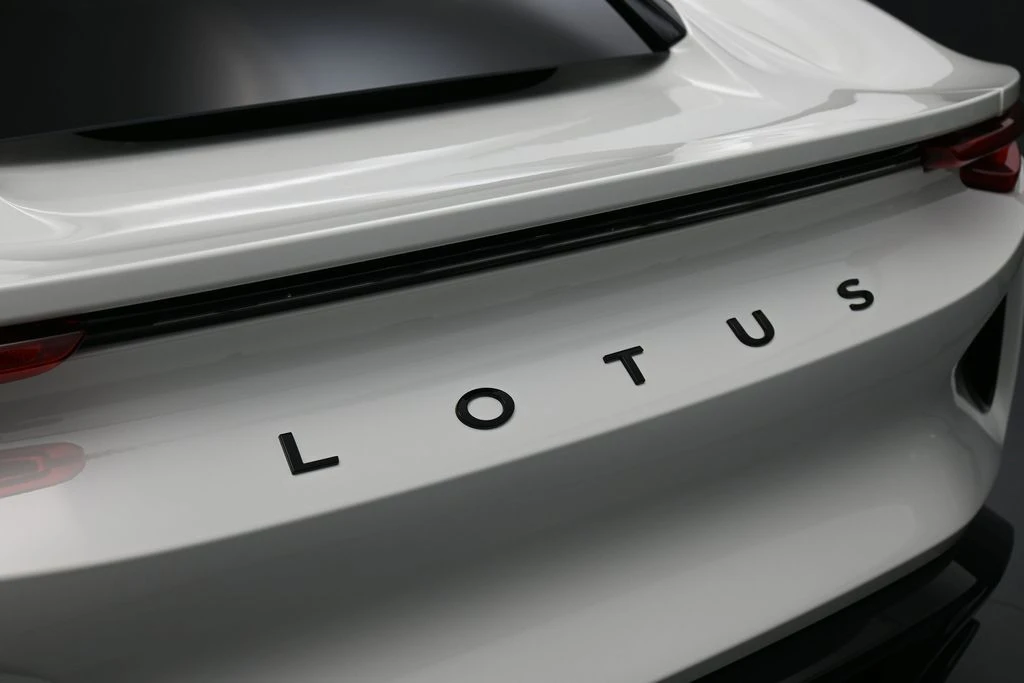 2026 Lotus Emira - Image 15 of 31