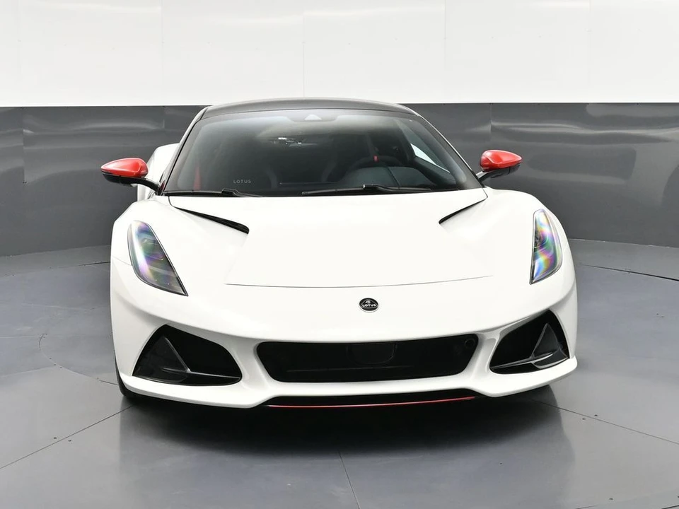 2026 Lotus Emira - Image 11 of 31
