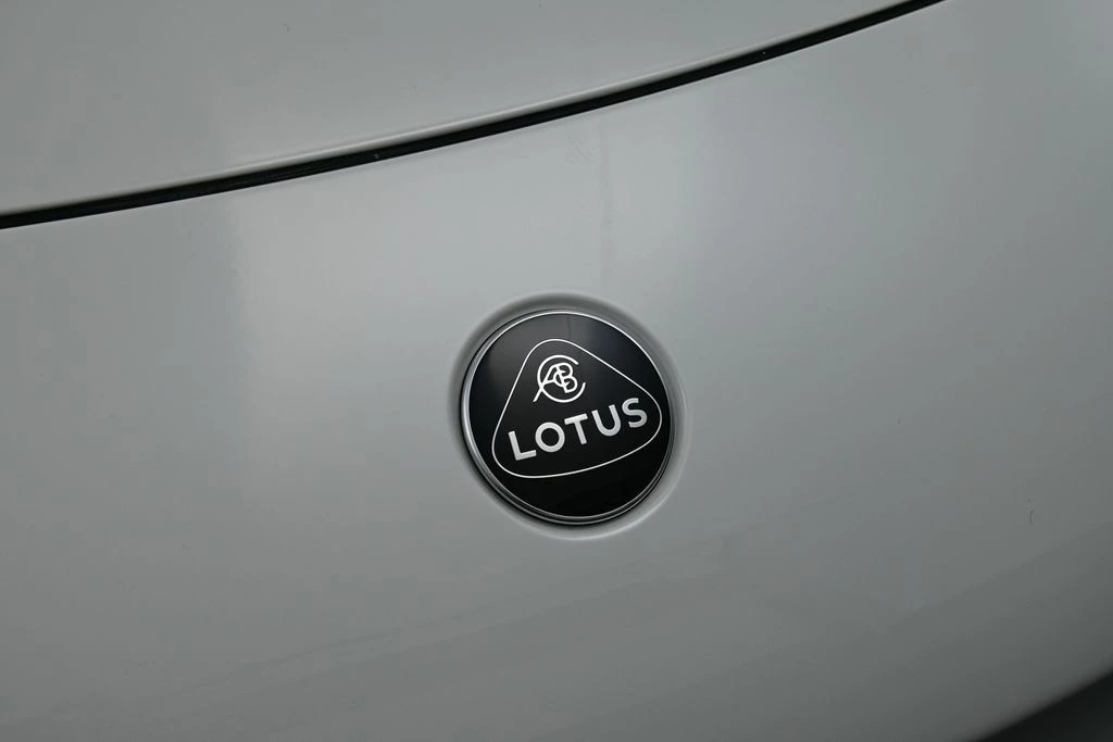 2026 Lotus Emira - Image 13 of 31