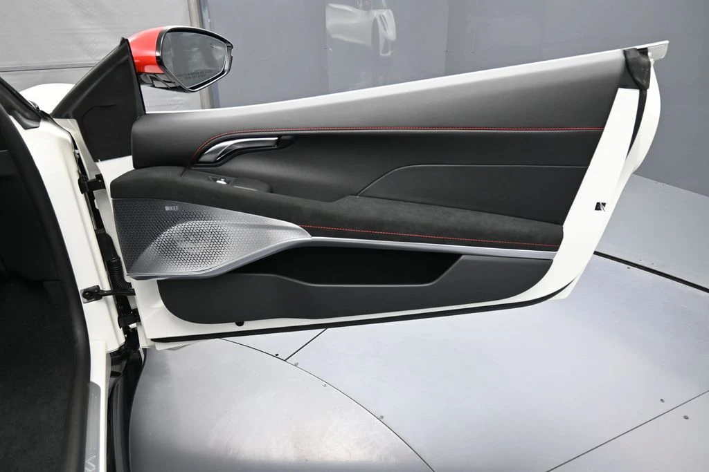 2026 Lotus Emira - Image 24 of 31