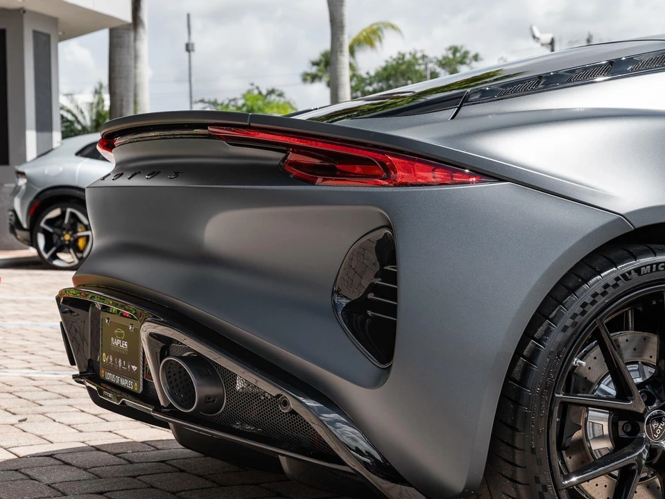 2026 Lotus Emira - Image 18 of 31