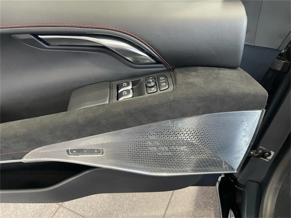 2026 Lotus Emira - Image 21 of 31