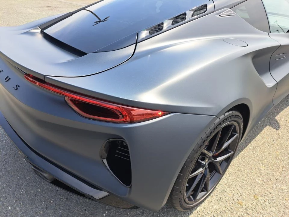2026 Lotus Emira - Image 19 of 31