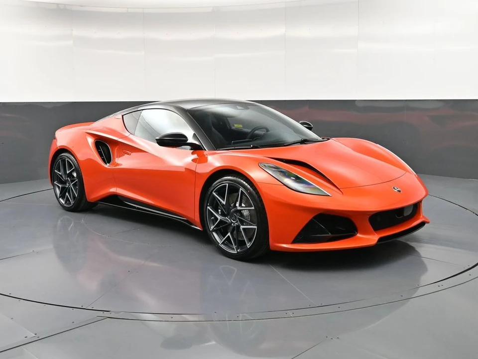 2026 Lotus Emira - Image 10 of 31