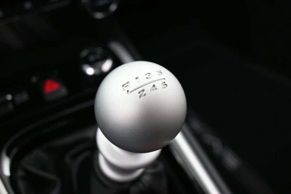 2026 Lotus Emira - Image 23 of 31