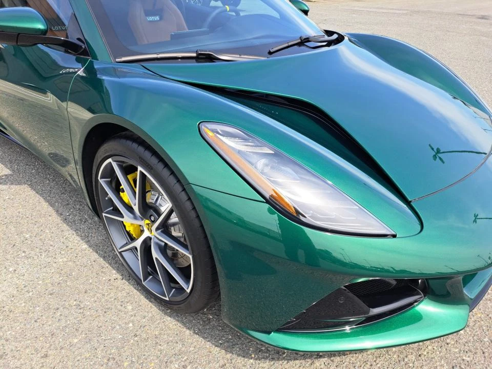 2026 Lotus Emira - Image 16 of 31