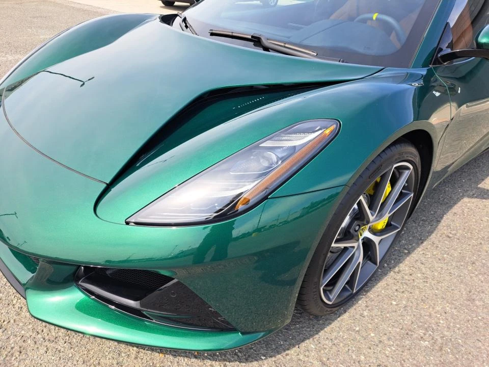 2026 Lotus Emira - Image 23 of 31