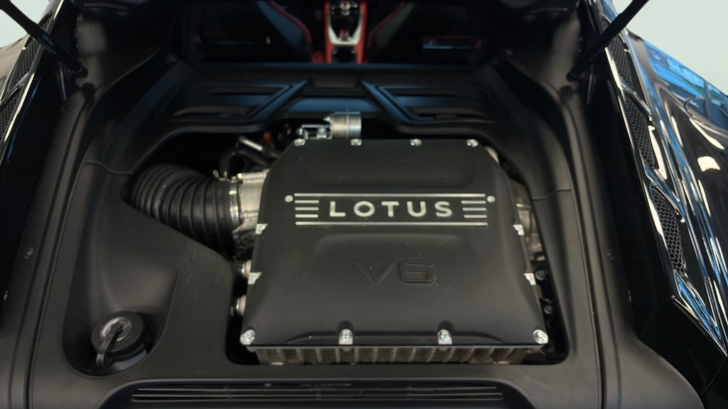 2026 Lotus Emira - Image 16 of 21
