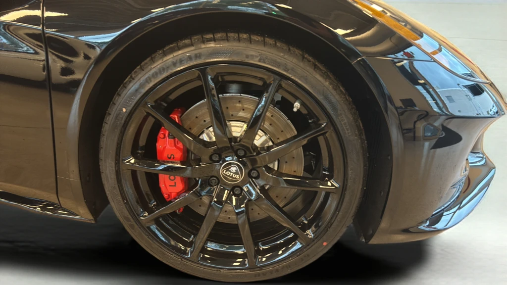 2026 Lotus Emira - Image 13 of 21