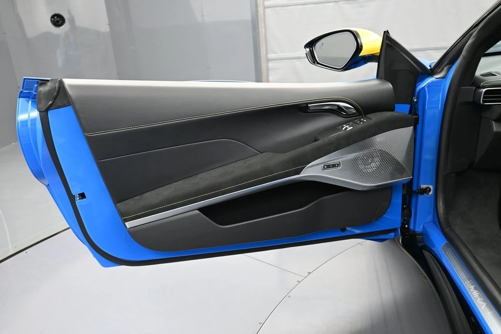 2026 Lotus Emira - Image 16 of 31