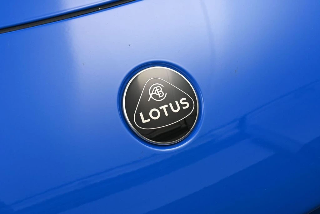 2026 Lotus Emira - Image 13 of 31