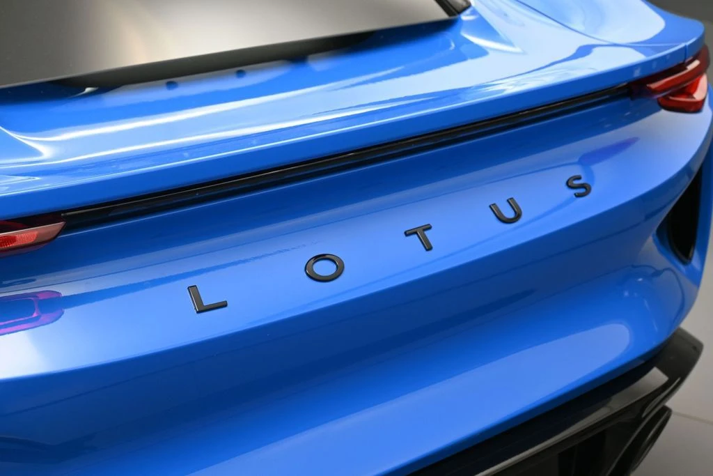 2026 Lotus Emira - Image 15 of 31