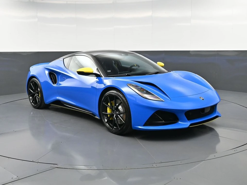2026 Lotus Emira - Image 10 of 31