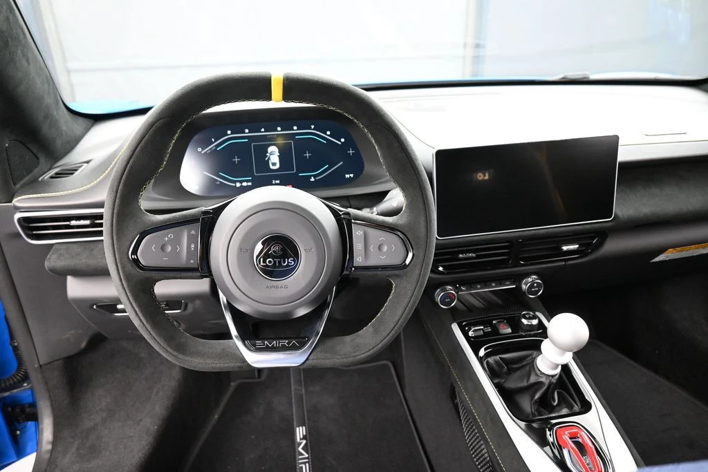2026 Lotus Emira - Image 19 of 31