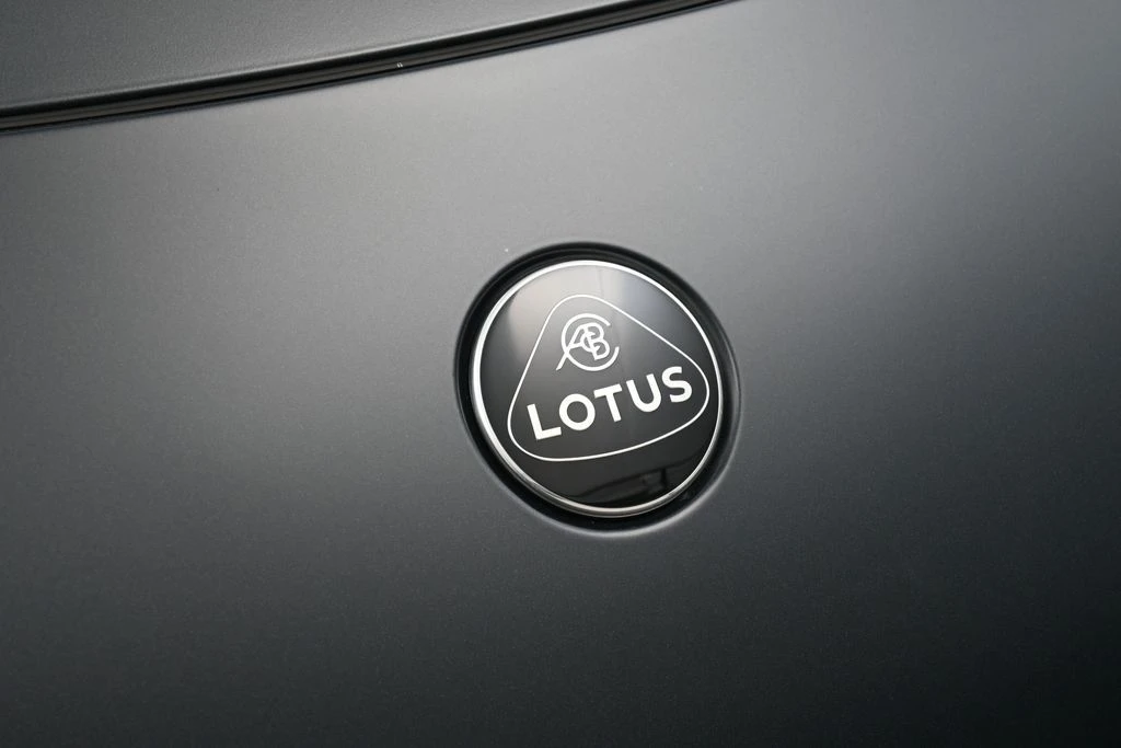 2026 Lotus Emira - Image 13 of 31