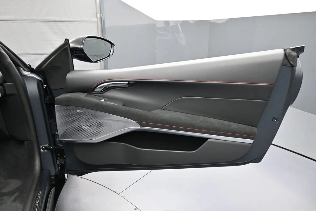 2026 Lotus Emira - Image 24 of 31