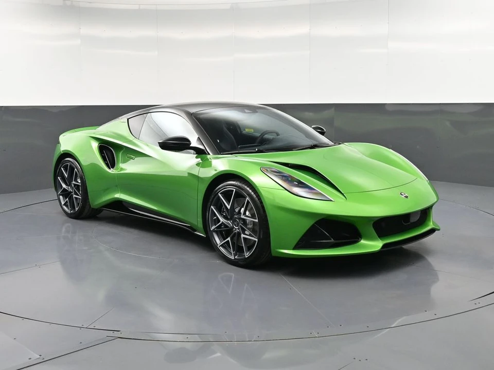 2026 Lotus Emira - Image 10 of 31