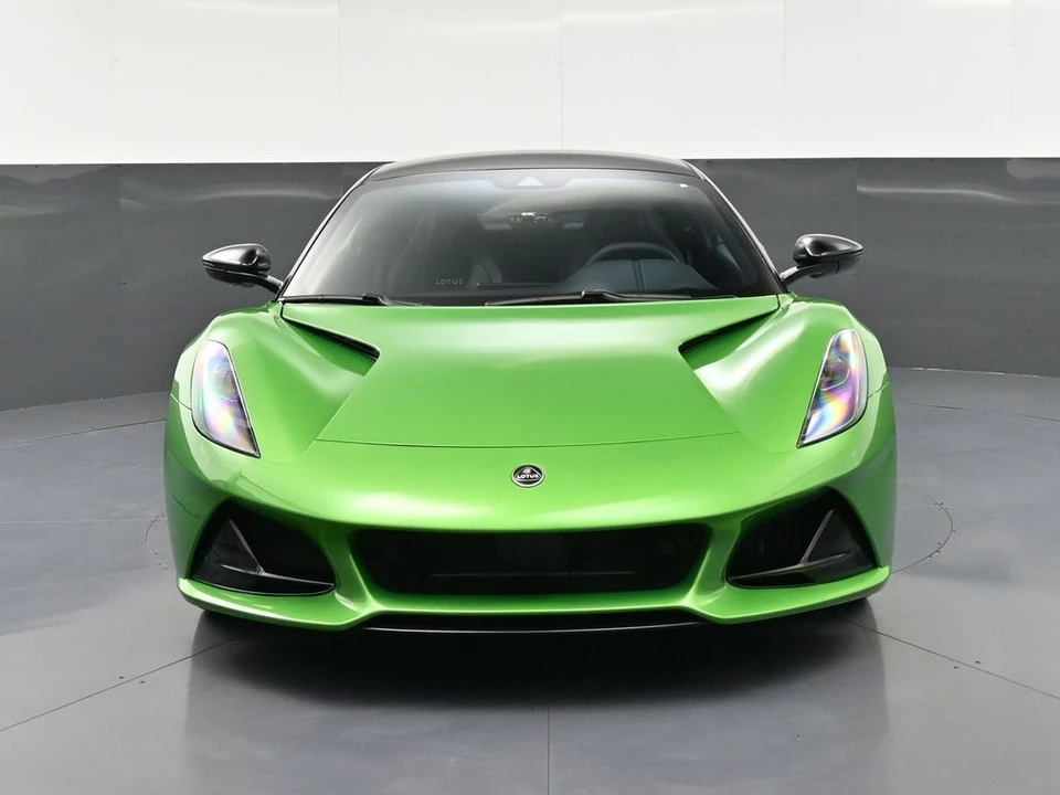 2026 Lotus Emira - Image 11 of 31