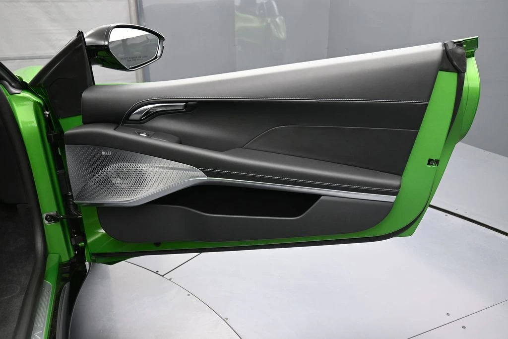 2026 Lotus Emira - Image 24 of 31