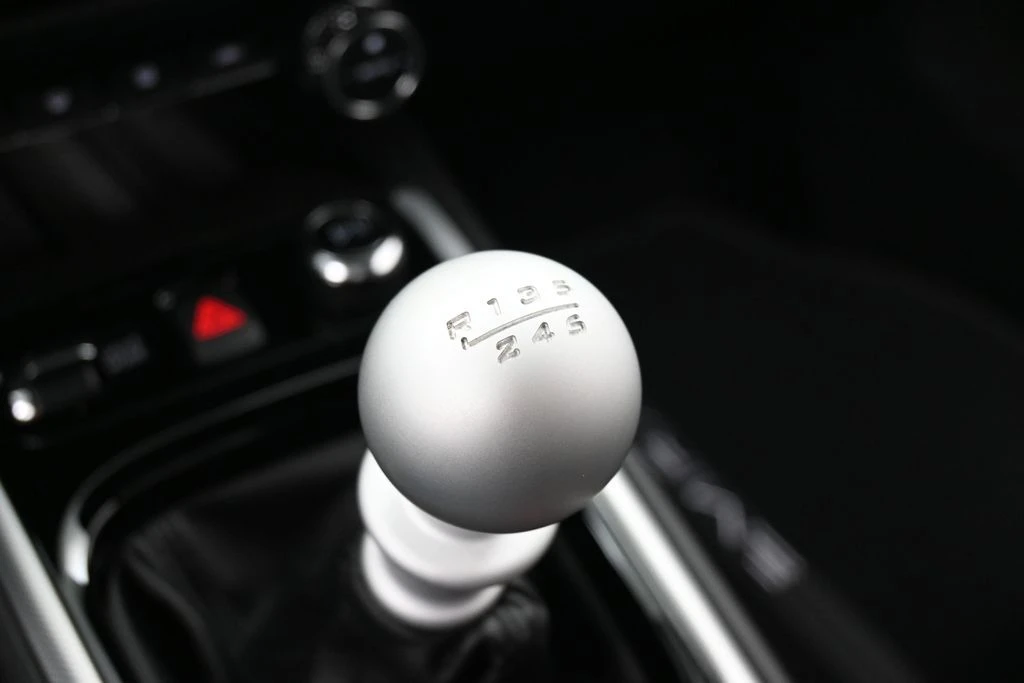 2026 Lotus Emira - Image 23 of 31