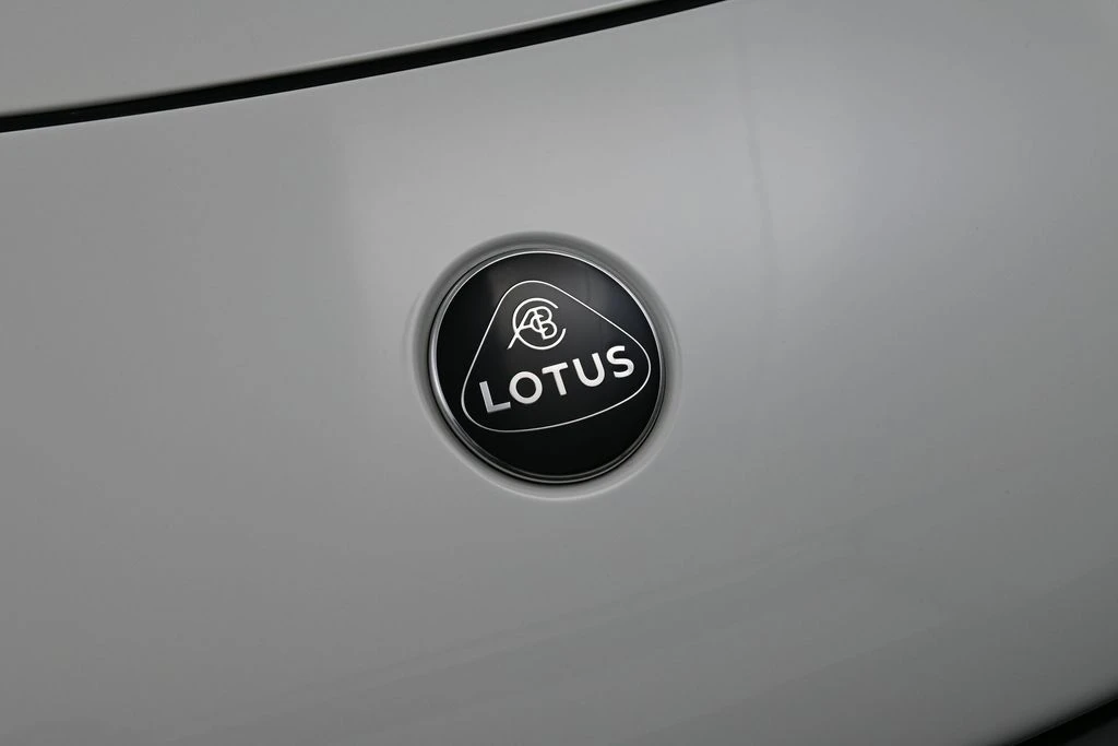 2026 Lotus Emira - Image 13 of 31