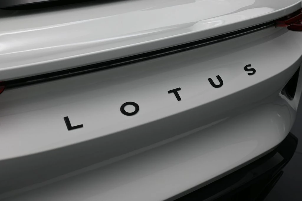 2026 Lotus Emira - Image 15 of 31
