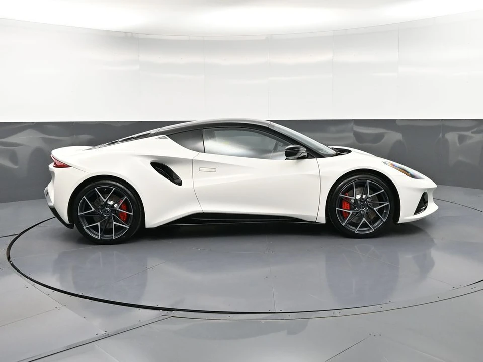 2026 Lotus Emira - Image 9 of 31