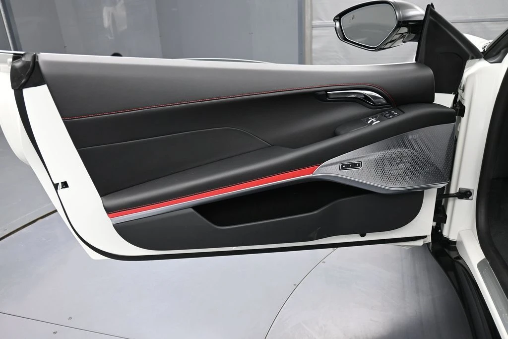 2026 Lotus Emira - Image 16 of 31