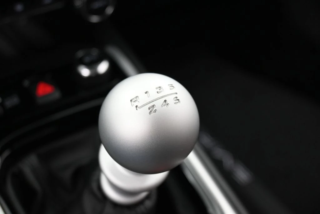 2026 Lotus Emira - Image 23 of 31