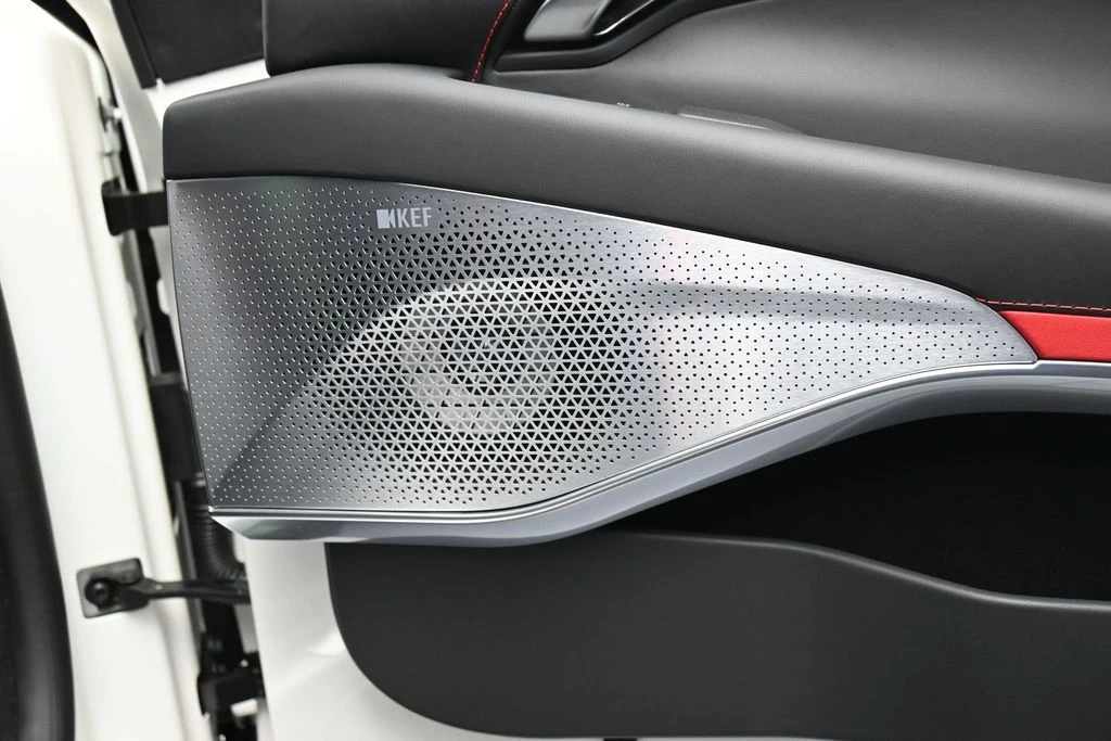 2026 Lotus Emira - Image 25 of 31