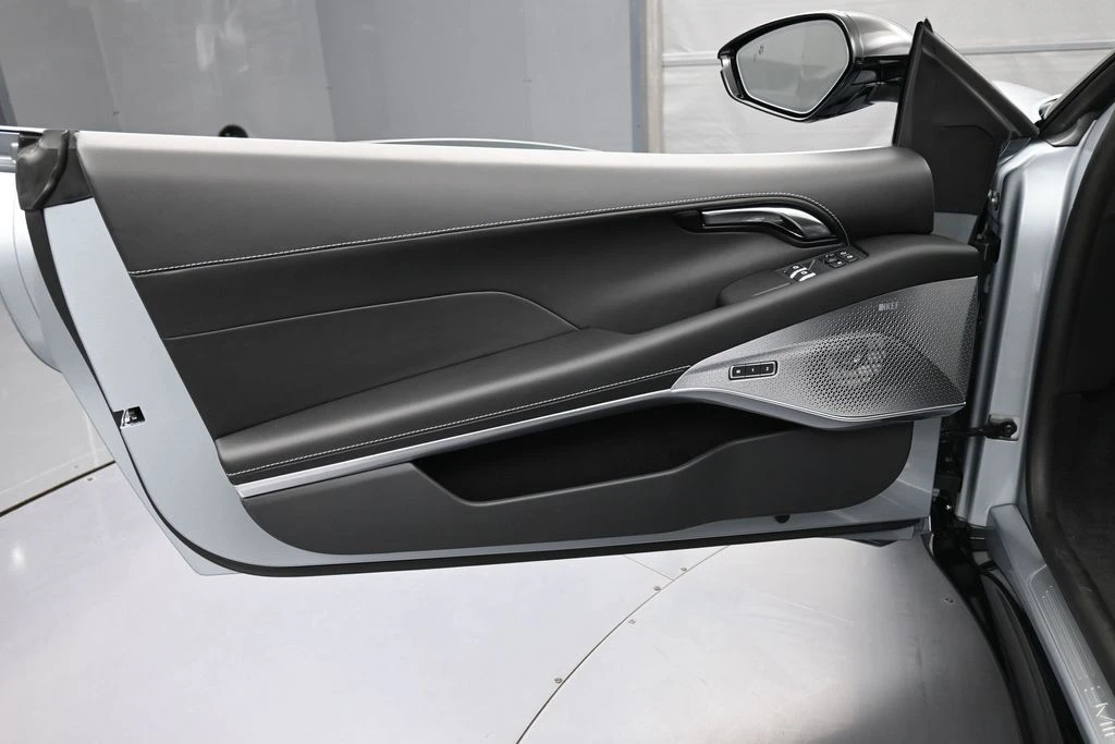 2026 Lotus Emira - Image 16 of 31