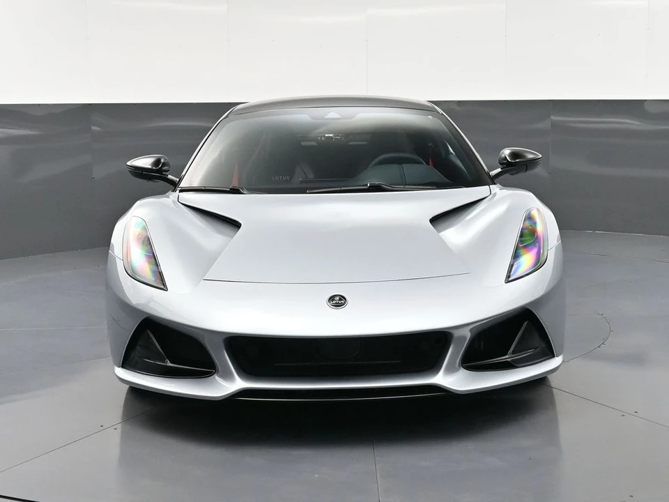 2026 Lotus Emira - Image 11 of 31