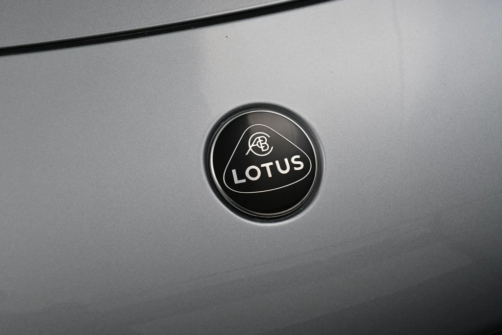 2026 Lotus Emira - Image 13 of 31