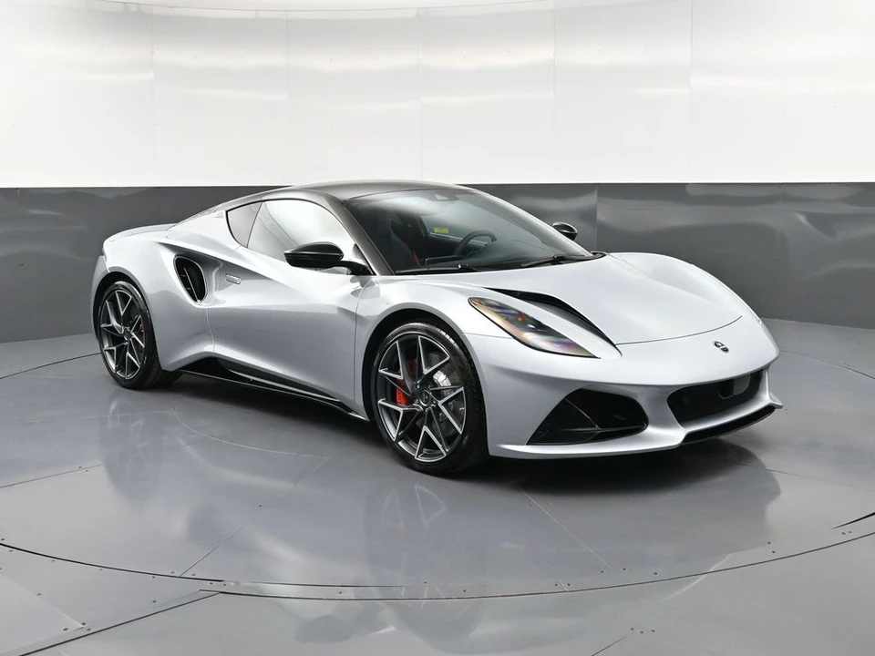 2026 Lotus Emira - Image 10 of 31