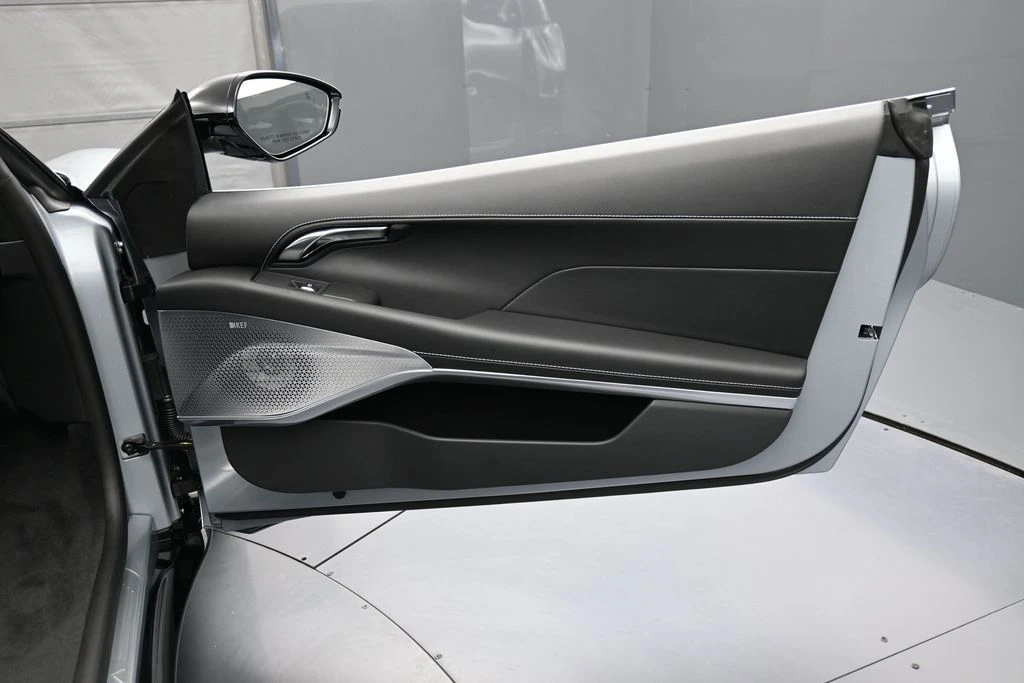 2026 Lotus Emira - Image 24 of 31