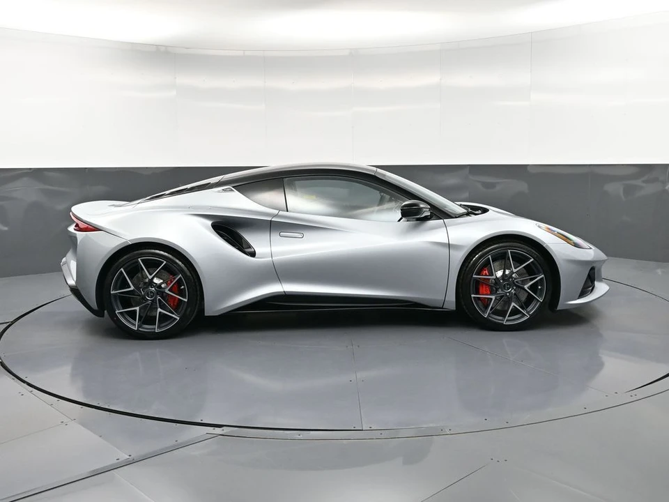 2026 Lotus Emira - Image 9 of 31