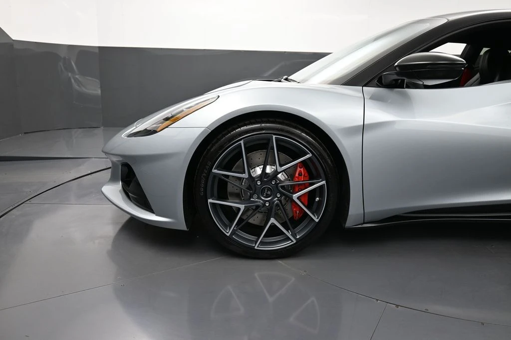 2026 Lotus Emira - Image 12 of 31