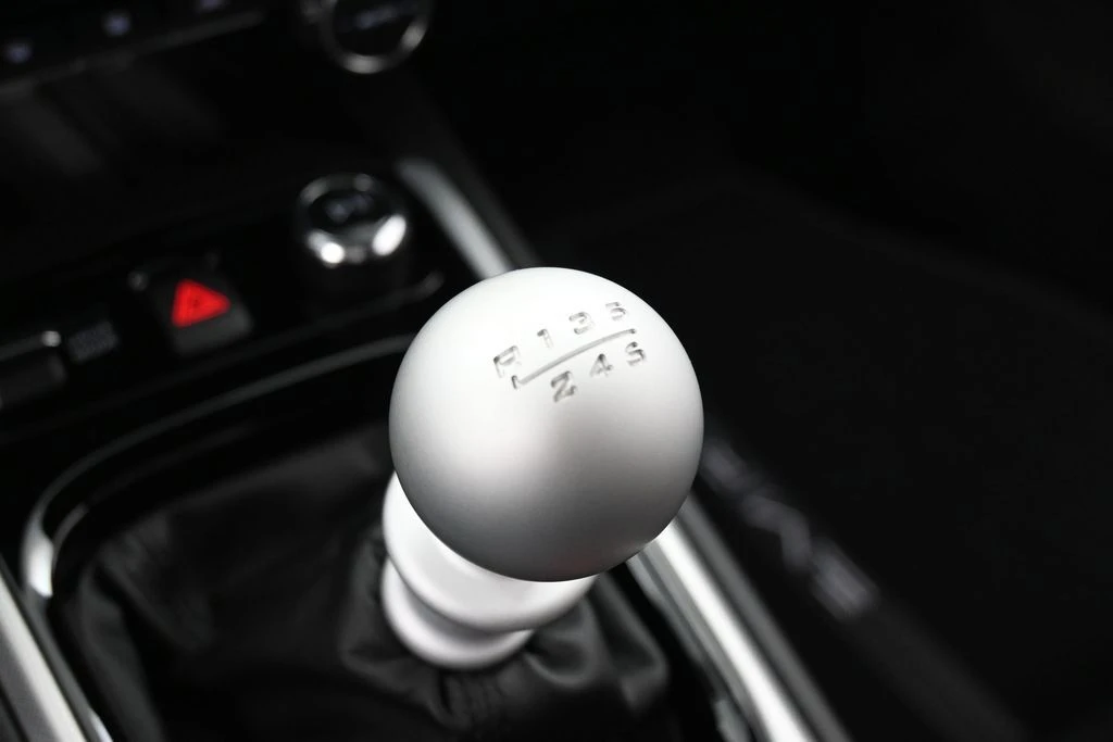 2026 Lotus Emira - Image 23 of 31