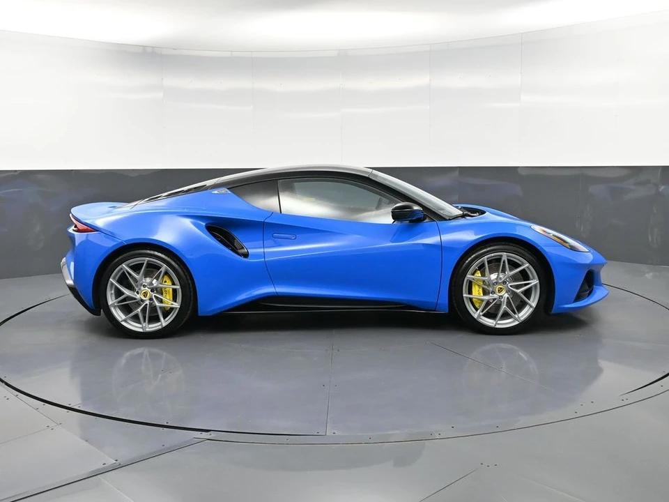 2026 Lotus Emira - Image 9 of 31
